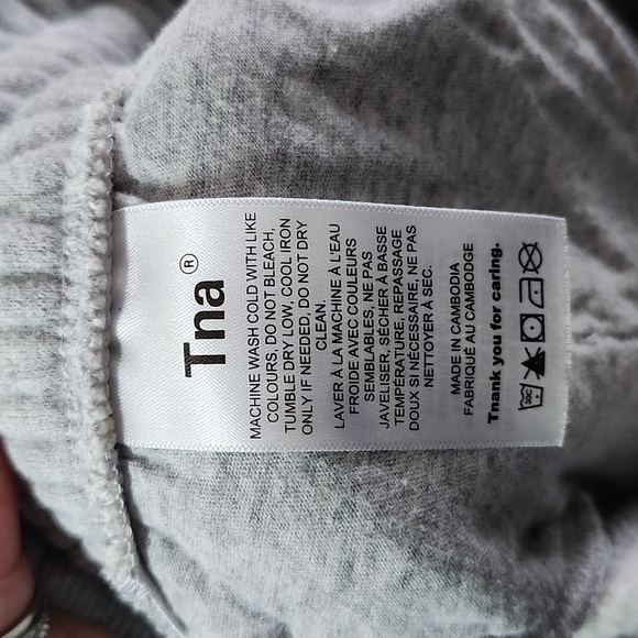 Aritzia Tna Gray Sweatpants with Elastic  Waistband Drawstring Joggers Athletic - Picture 7 of 8